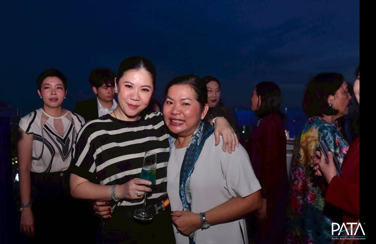 A heartfelt farewell and a warm welcome mark the evening at Centara Grand, Bangkok.