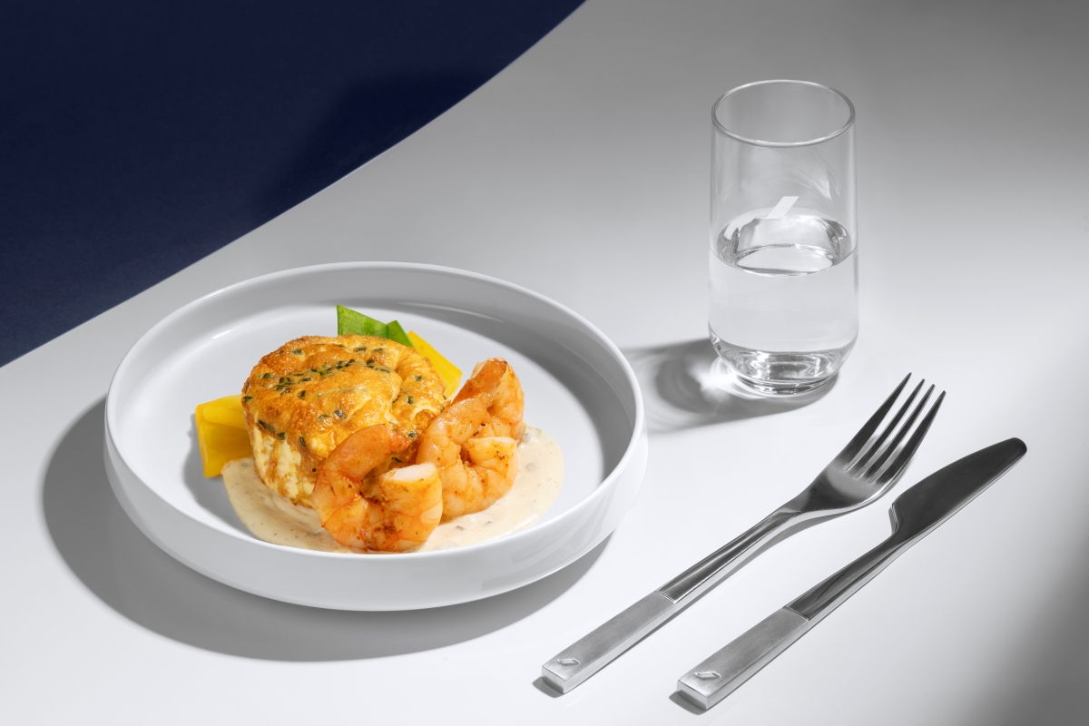 his service combines the guarantee of availability of the customer's choice with fairer consumption on board.