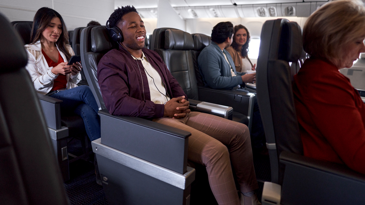 American Airlines Elevates Comfort: Premium Economy Now on Key New York–LA Route!