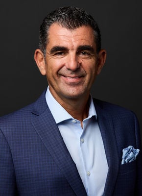 Stuart De San Nicolas, Cluster General Manager of Anantara Kihavah Maldives Villas.