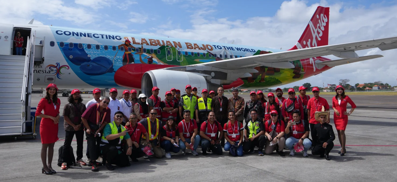Indonesia AirAsia Unveils 1st “Labuan Bajo” Livery to Boost Local Tourism!