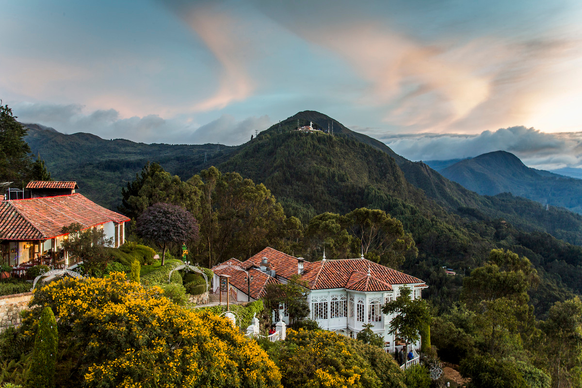 Delta Marks 25 Years of Service in Colombia and Chile