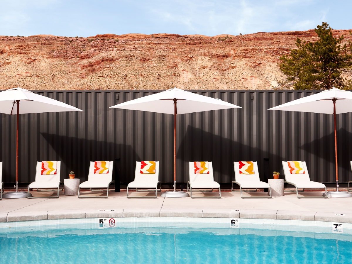Slackline Moab Opens as First Outset Collection by Hilton