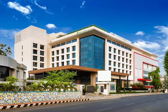 Lemon Tree Hotels Partners with Emversity to Address Hospitality Skill Gaps