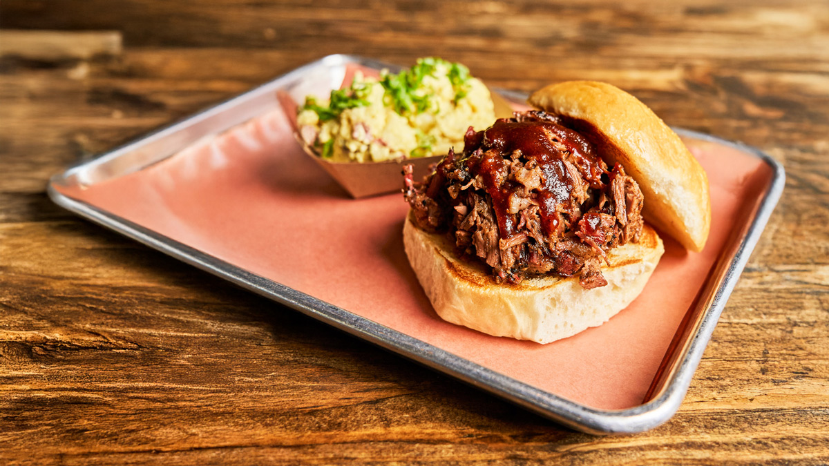 American Airlines Brings Pecan Lodge Texas Barbecue to Select DFW–New York Flights