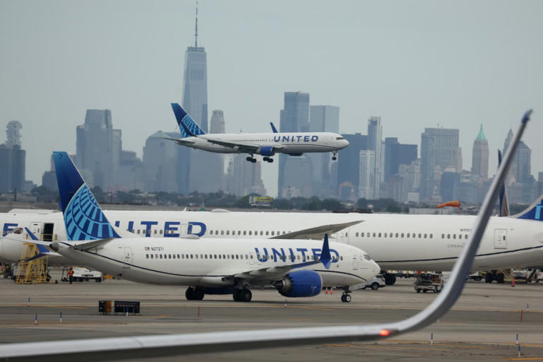 United Airlines Beats Q4 and Full-Year EPS Expectations
