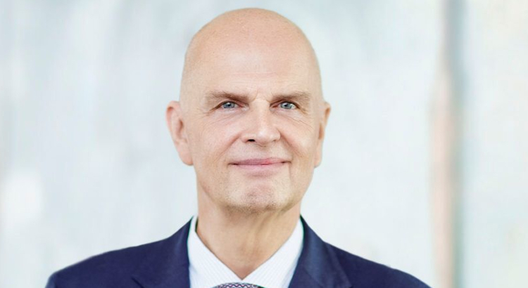 Thomas Ellerbeck of TUI and Ingo Burmester of DERTOUR Group