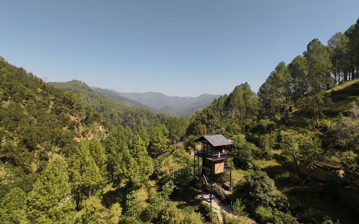 The Sen: A Private Sanctuary in the Hills