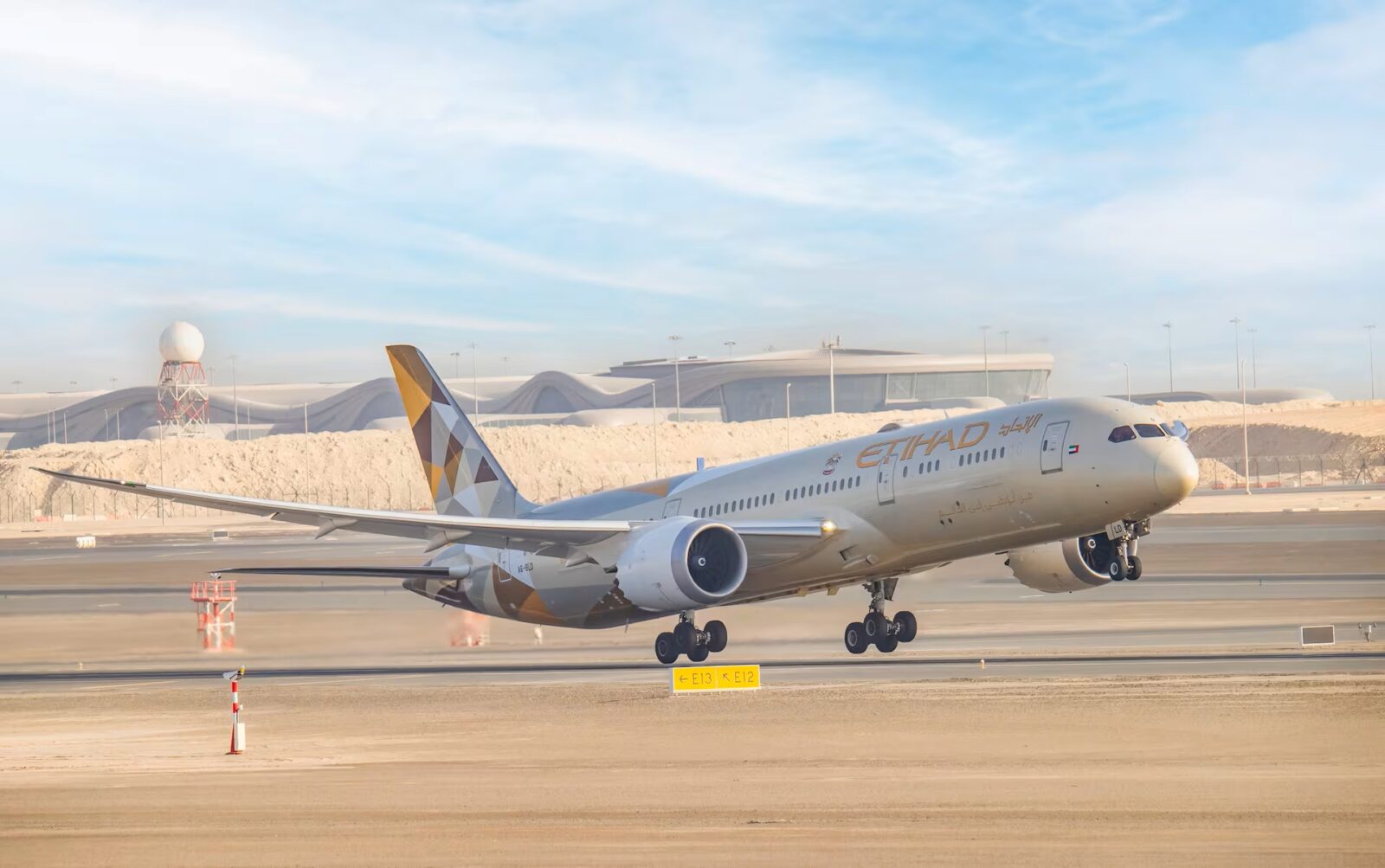Etihad Airways Restarts Limited Flight Schedule