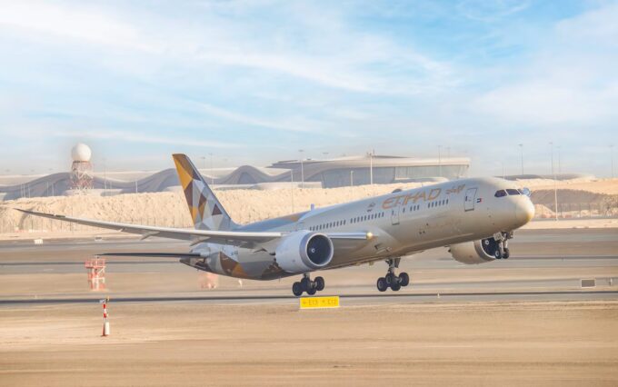 Etihad Airways Restarts Limited Flight Schedule