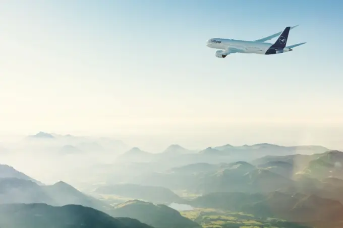 Lufthansa Group Expands Climate Protection Programme