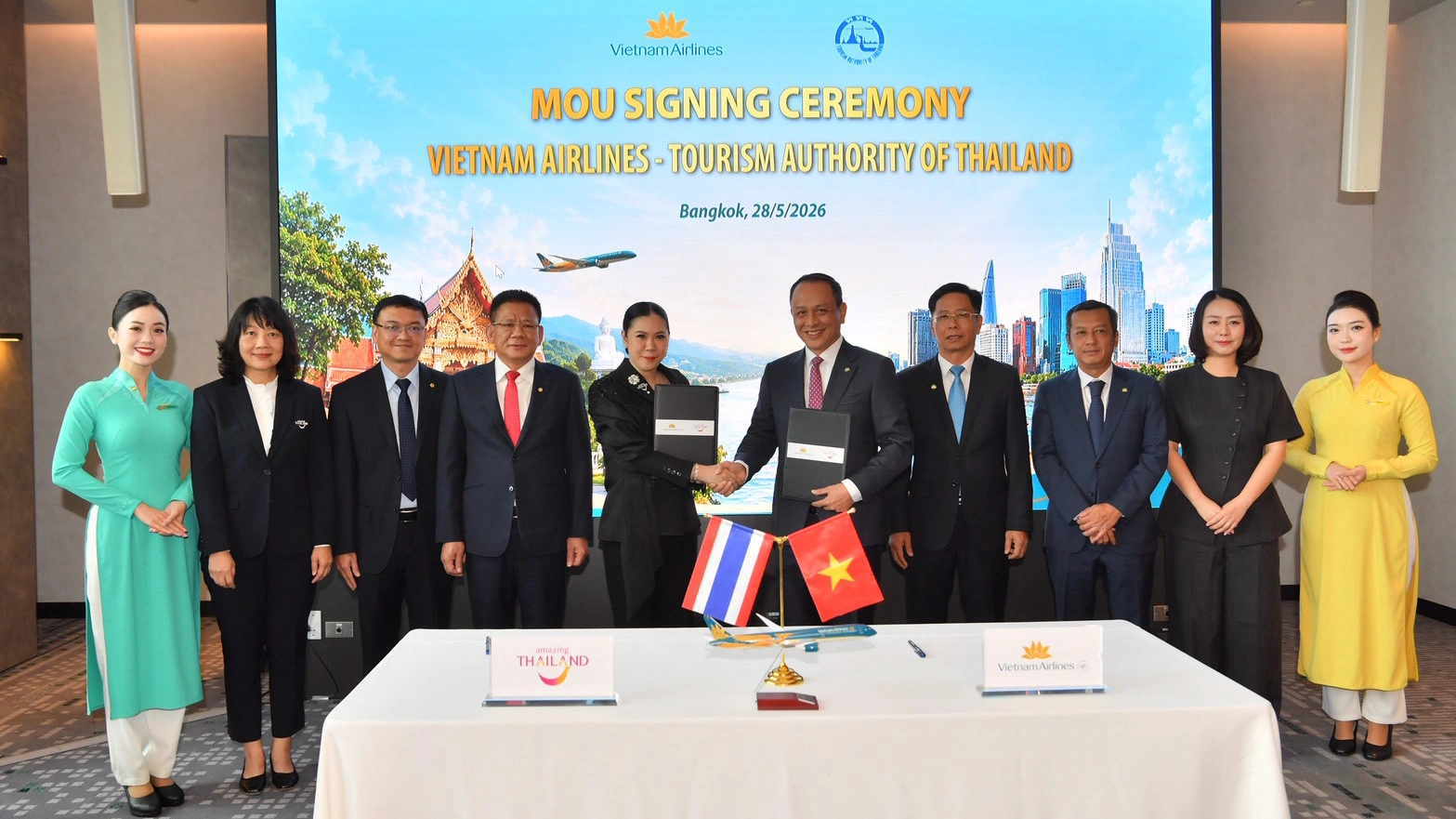 TAT, Vietnam Airlines Mark 50 Years of Diplomatic Relations