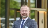 Four Seasons Hotel Osaka Appoints New F&B Director