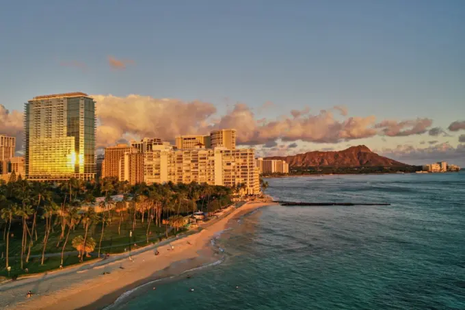 LXR Debuts Ka Laʻi Waikīkī Beach