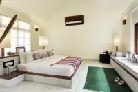 Zari Debuts with Bijapur Lodge